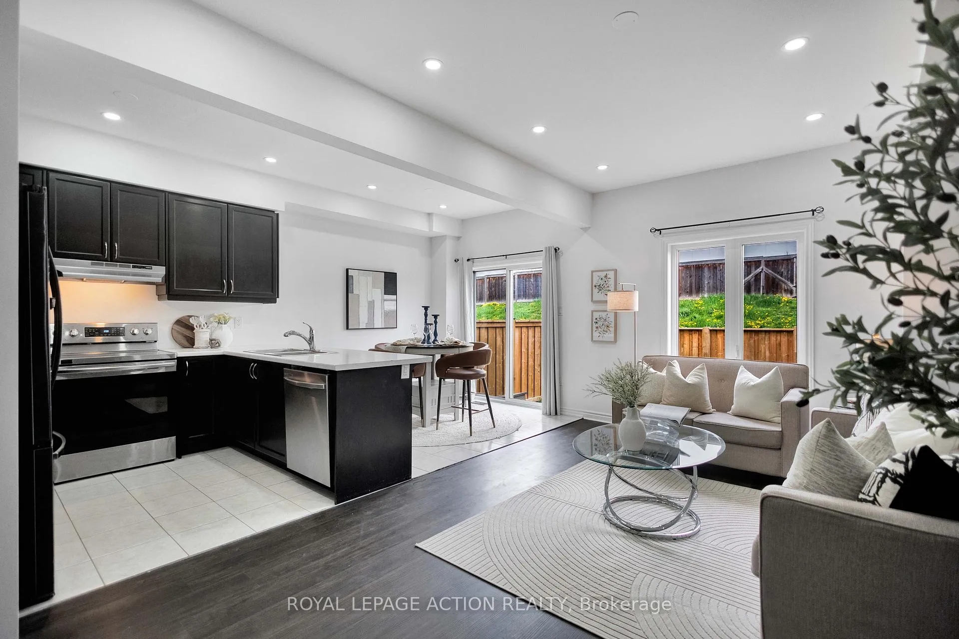 Photo 3 of 35 Bilanski Farm Road, Brantford — HOMEH