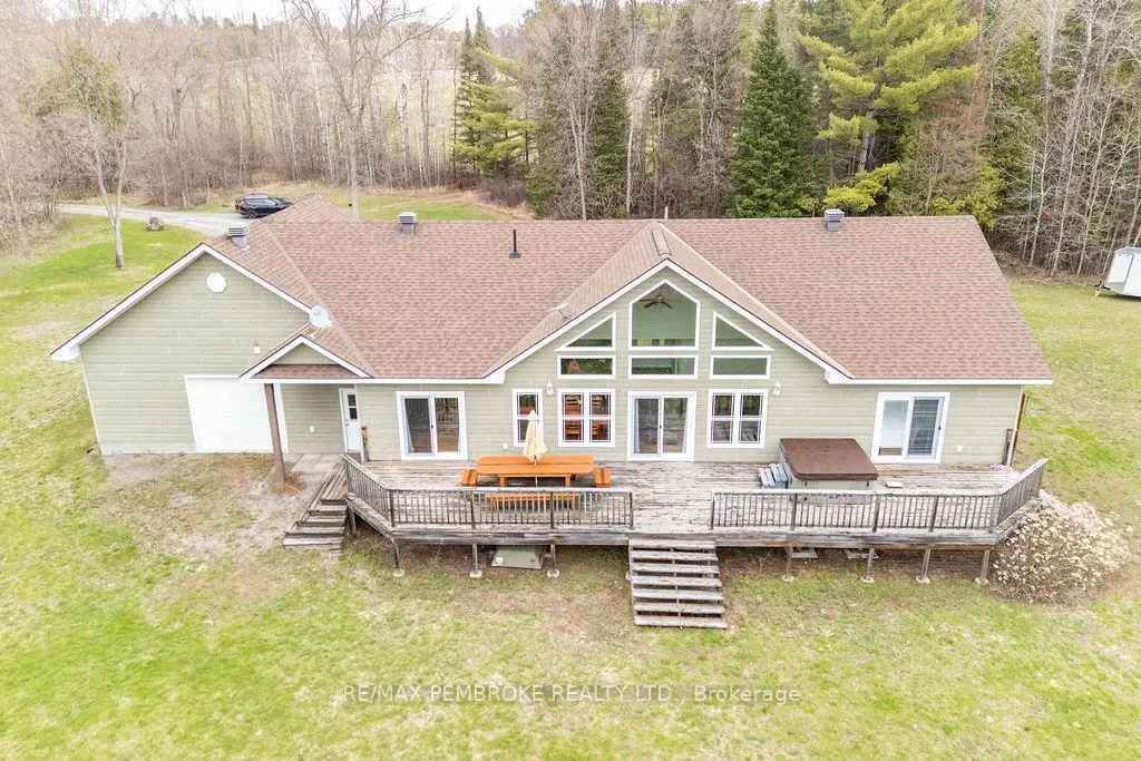 Photo 4 of 249B Crooked Rapids Road, North Algona Wilberforce, North Algona/Wilberforce Twp — HOMEH