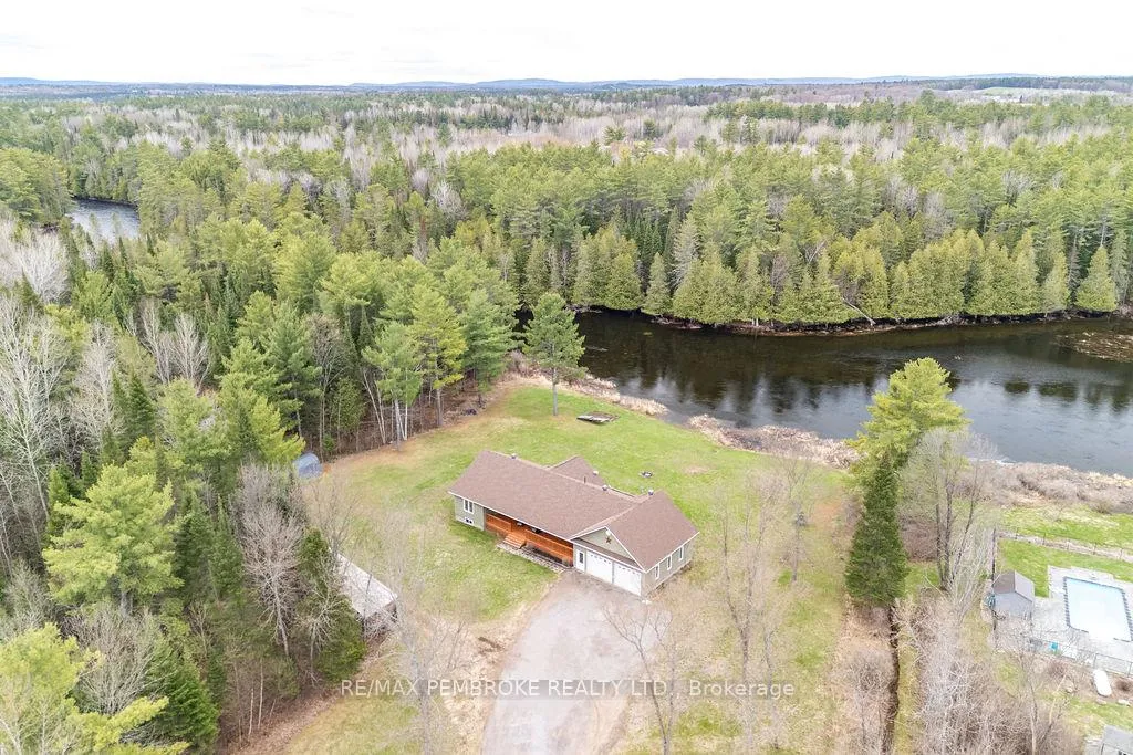 Photo 35 of 249B Crooked Rapids Road, North Algona Wilberforce, North Algona/Wilberforce Twp — HOMEH