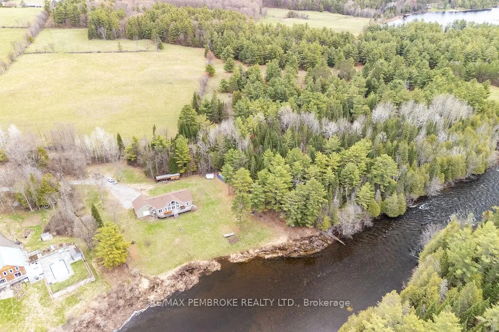 Photo 39 of 249B Crooked Rapids Road, North Algona Wilberforce, North Algona/Wilberforce Twp — HOMEH