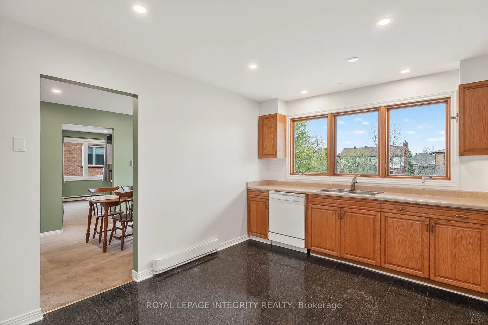 Photo 11 of Unit 8, 108 Stratas Court, Ottawa, Kanata - Katimavik — HOMEH