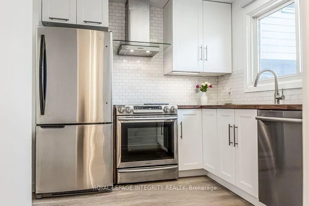 Photo 3 of Unit 1, 73 Hadley Circle, Ottawa, Bells Corners — HOMEH