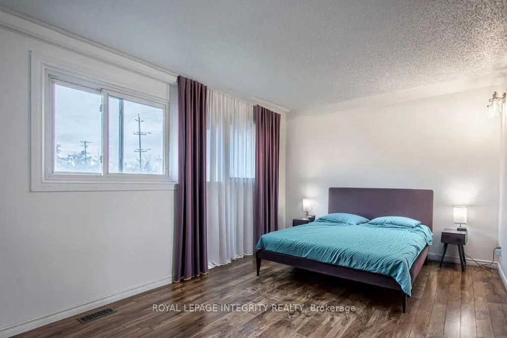 Photo 11 of Unit 1, 73 Hadley Circle, Ottawa, Bells Corners — HOMEH