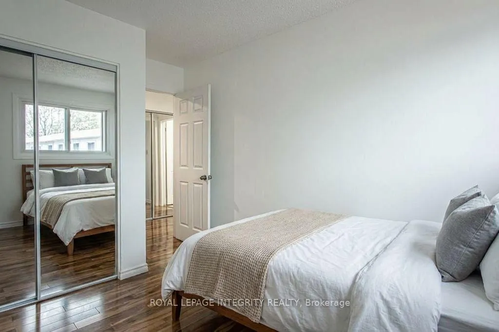 Photo 16 of Unit 1, 73 Hadley Circle, Ottawa, Bells Corners — HOMEH