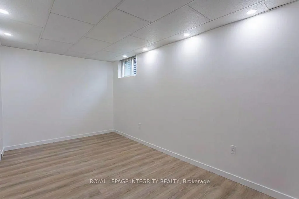 Photo 23 of Unit 1, 73 Hadley Circle, Ottawa, Bells Corners — HOMEH