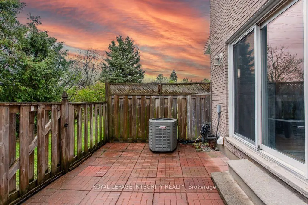 Photo 25 of Unit 1, 73 Hadley Circle, Ottawa, Bells Corners — HOMEH