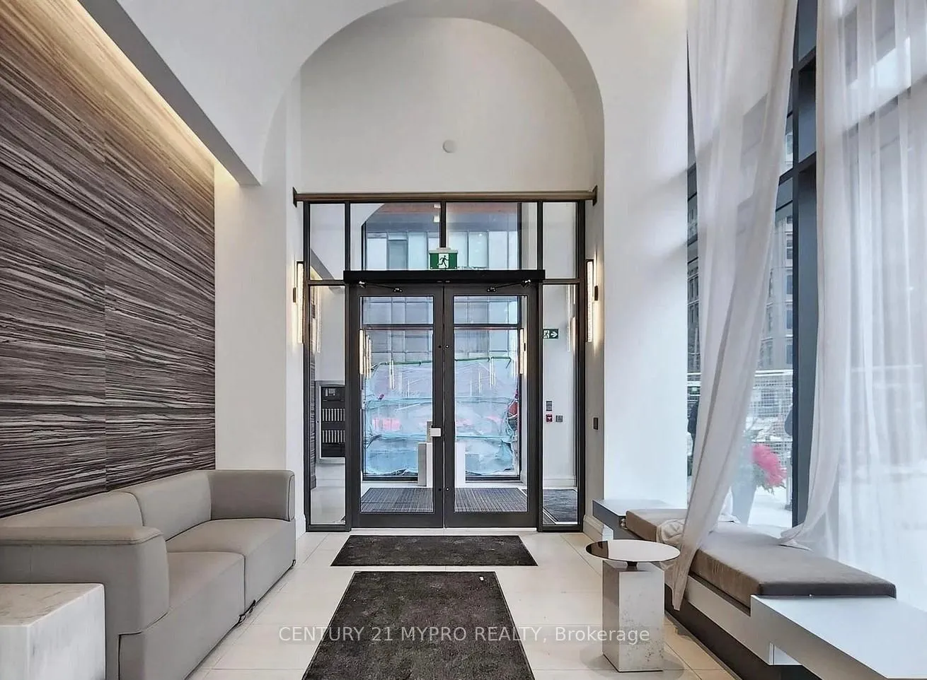 Photo 2 of Unit 3409, 39 Roehampton Avenue, Toronto, Mount Pleasant West — HOMEH