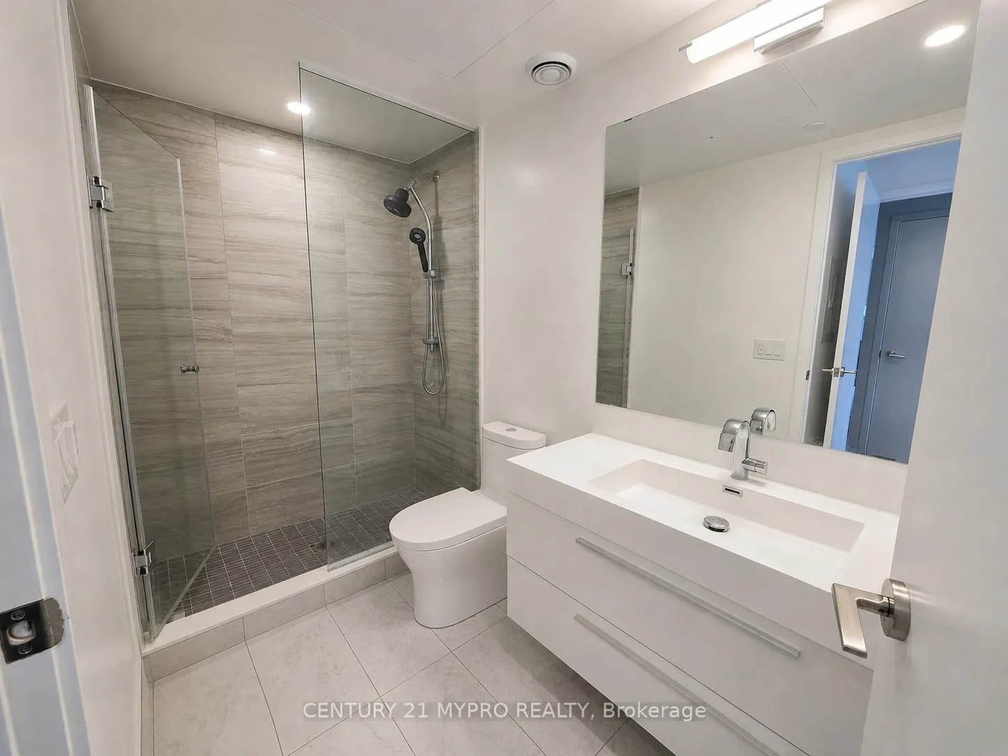Photo 11 of Unit 3409, 39 Roehampton Avenue, Toronto, Mount Pleasant West — HOMEH
