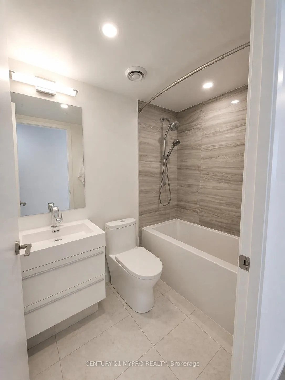 Photo 14 of Unit 3409, 39 Roehampton Avenue, Toronto, Mount Pleasant West — HOMEH
