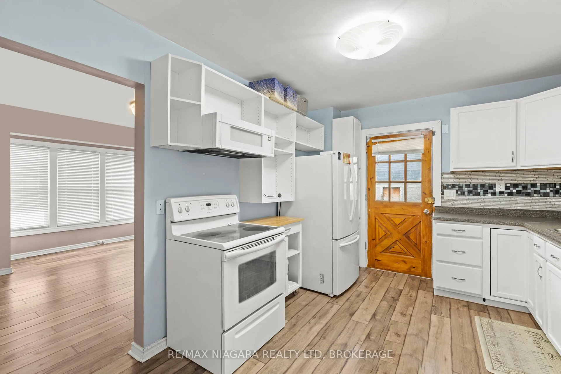 Photo 12 of 32 Page Street, St. Catharines, E. Chester — HOMEH