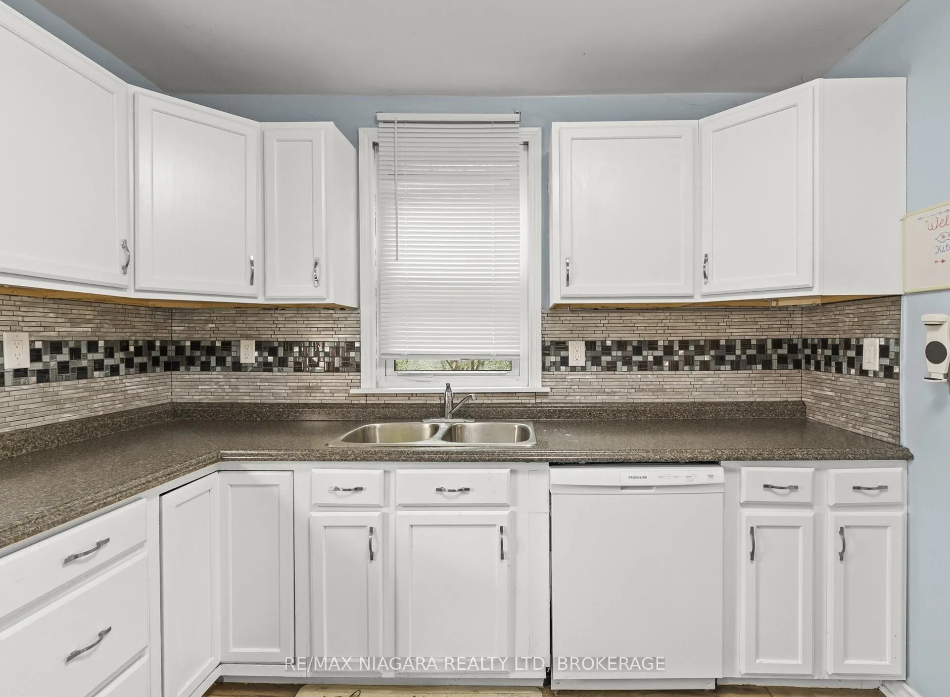 Photo 13 of 32 Page Street, St. Catharines, E. Chester — HOMEH