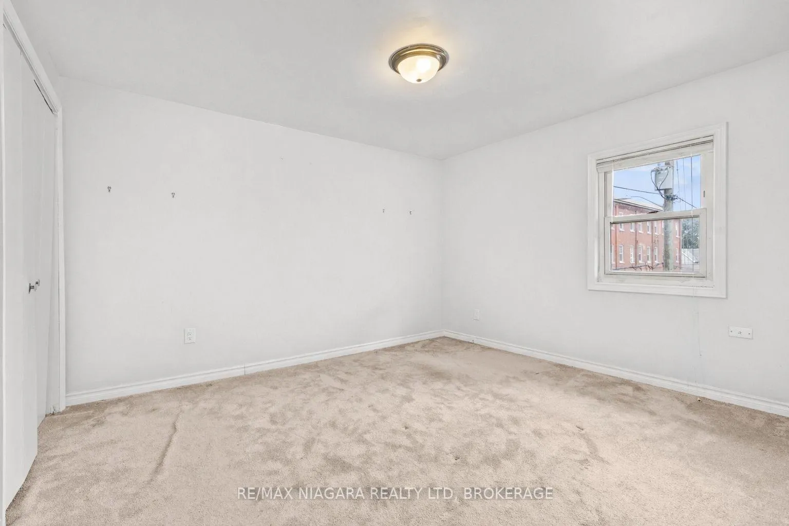 Photo 17 of 32 Page Street, St. Catharines, E. Chester — HOMEH