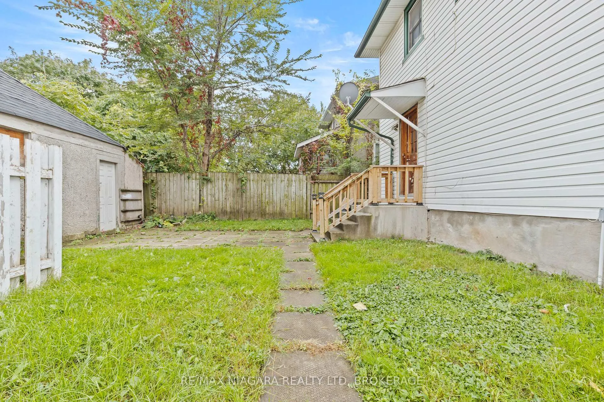 Photo 19 of 32 Page Street, St. Catharines, E. Chester — HOMEH