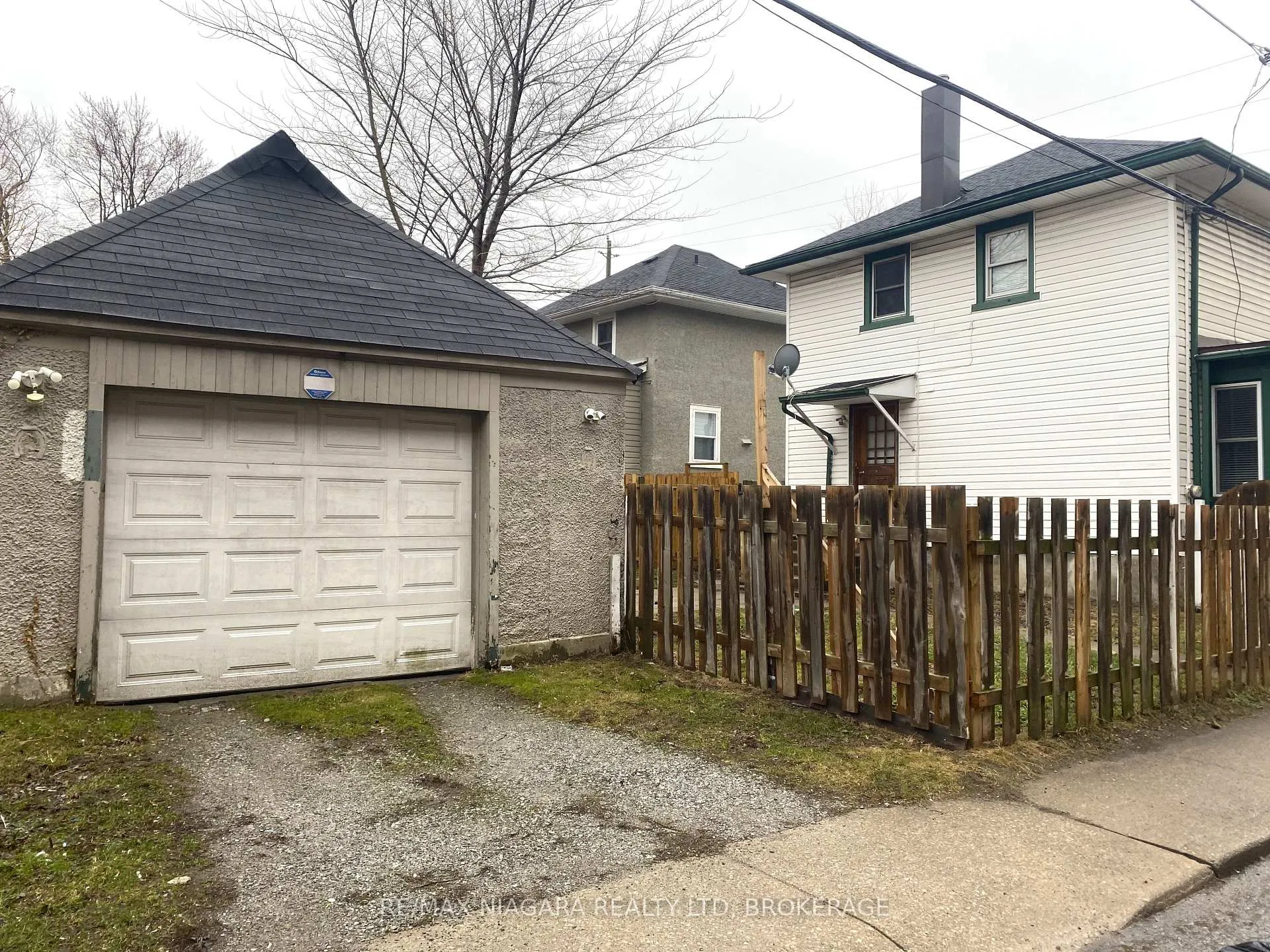 Photo 20 of 32 Page Street, St. Catharines, E. Chester — HOMEH