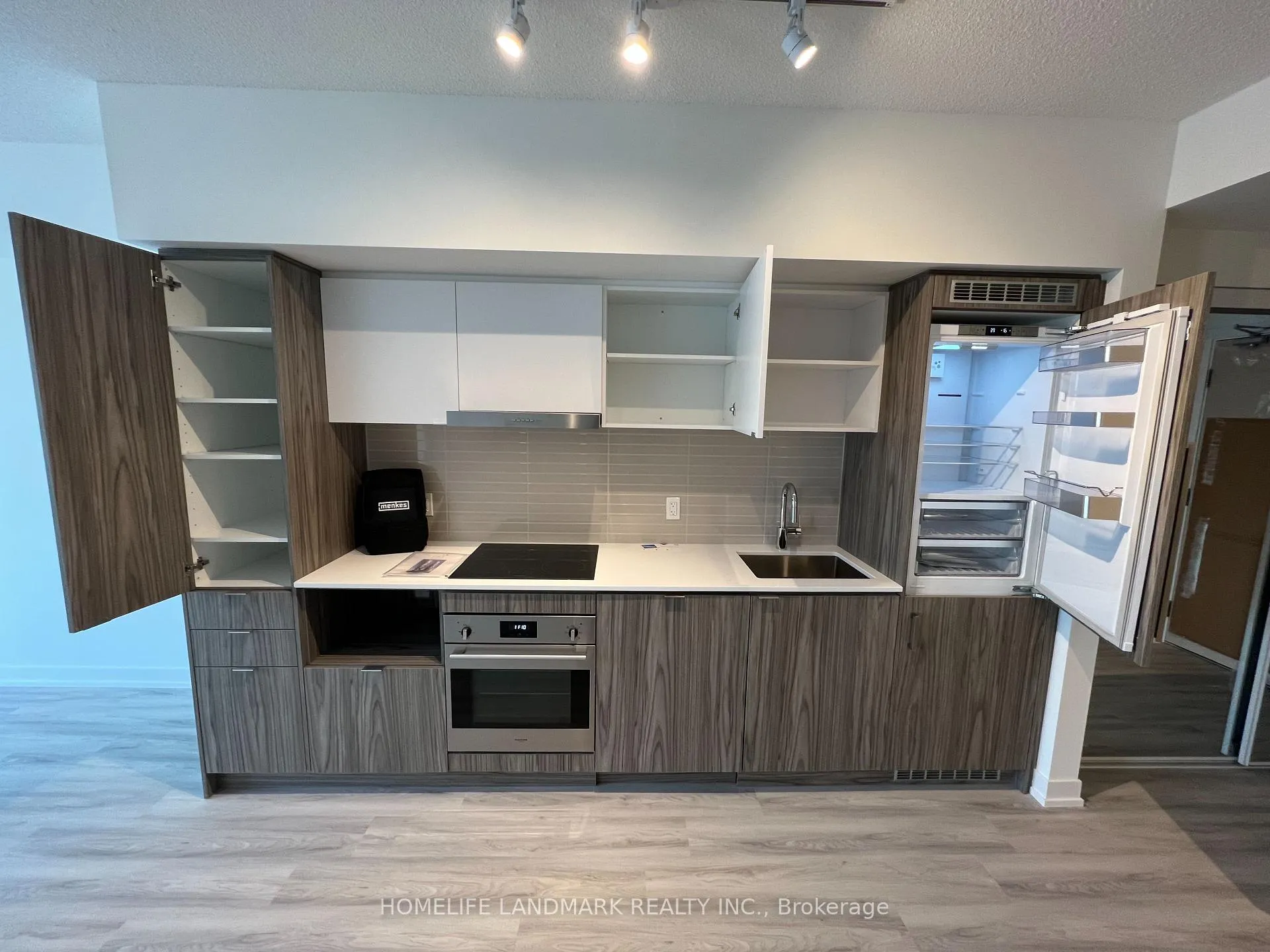 Photo 3 of Unit 2703, 55 Cooper Street, Toronto, Waterfront Communities — HOMEH