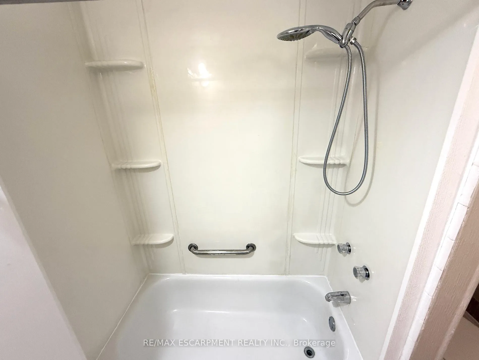 Photo 6 of Unit 2, 17 Lyons Avenue, Welland, Lincoln/Crowland — HOMEH