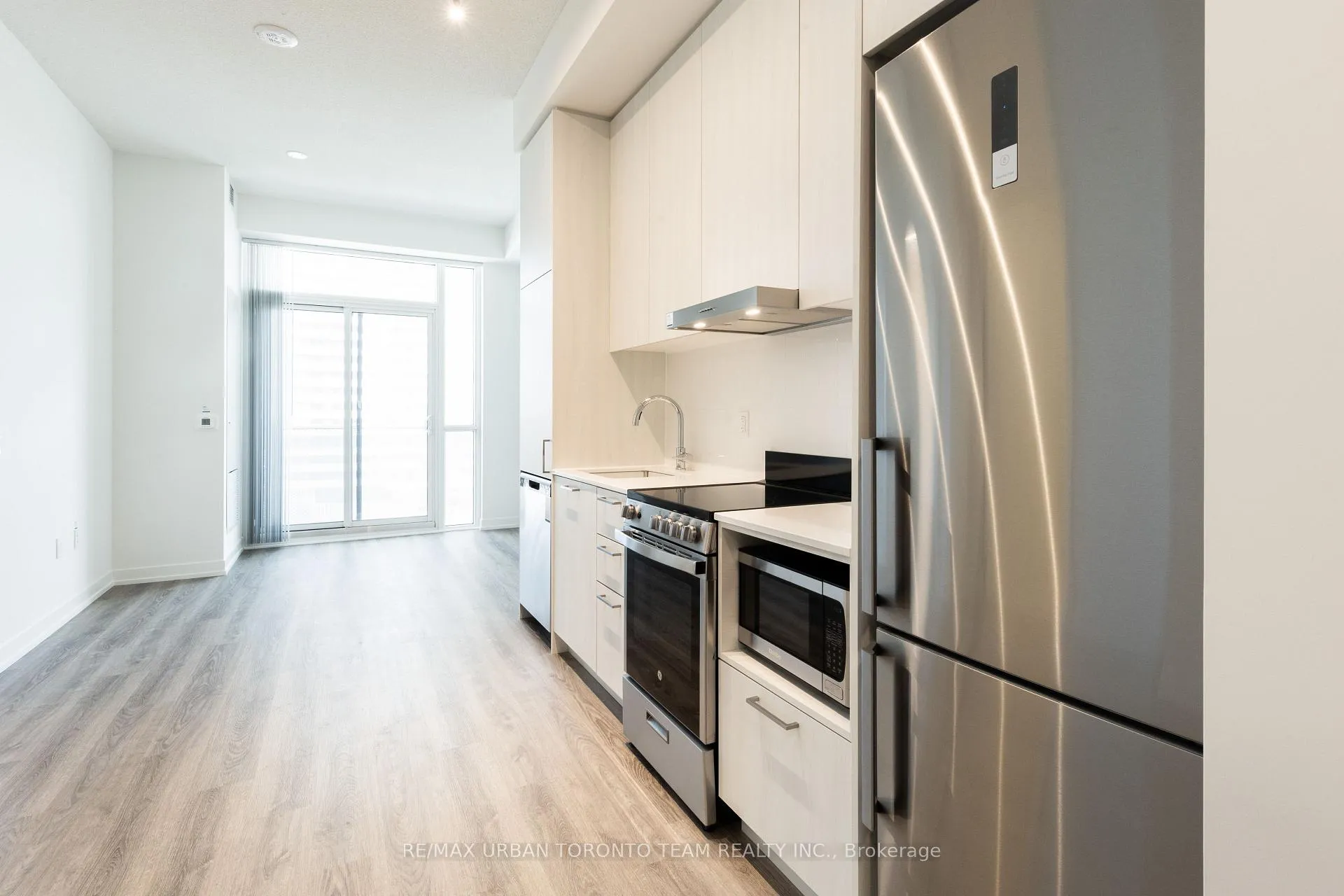 Photo 2 of Unit 816, 195 Commerce Street, Vaughan, Vaughan Corporate Centre — HOMEH