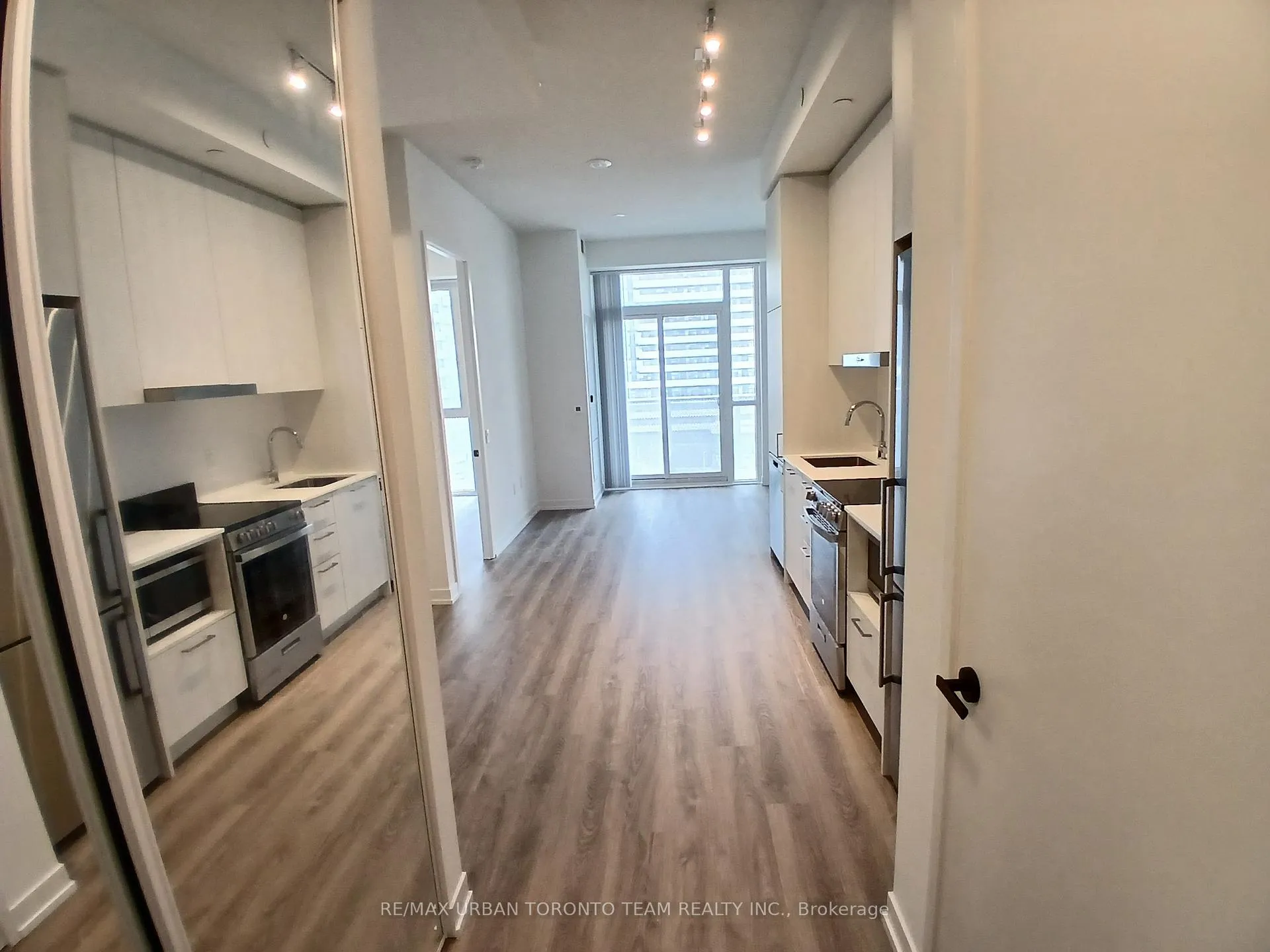 Photo 3 of Unit 816, 195 Commerce Street, Vaughan, Vaughan Corporate Centre — HOMEH