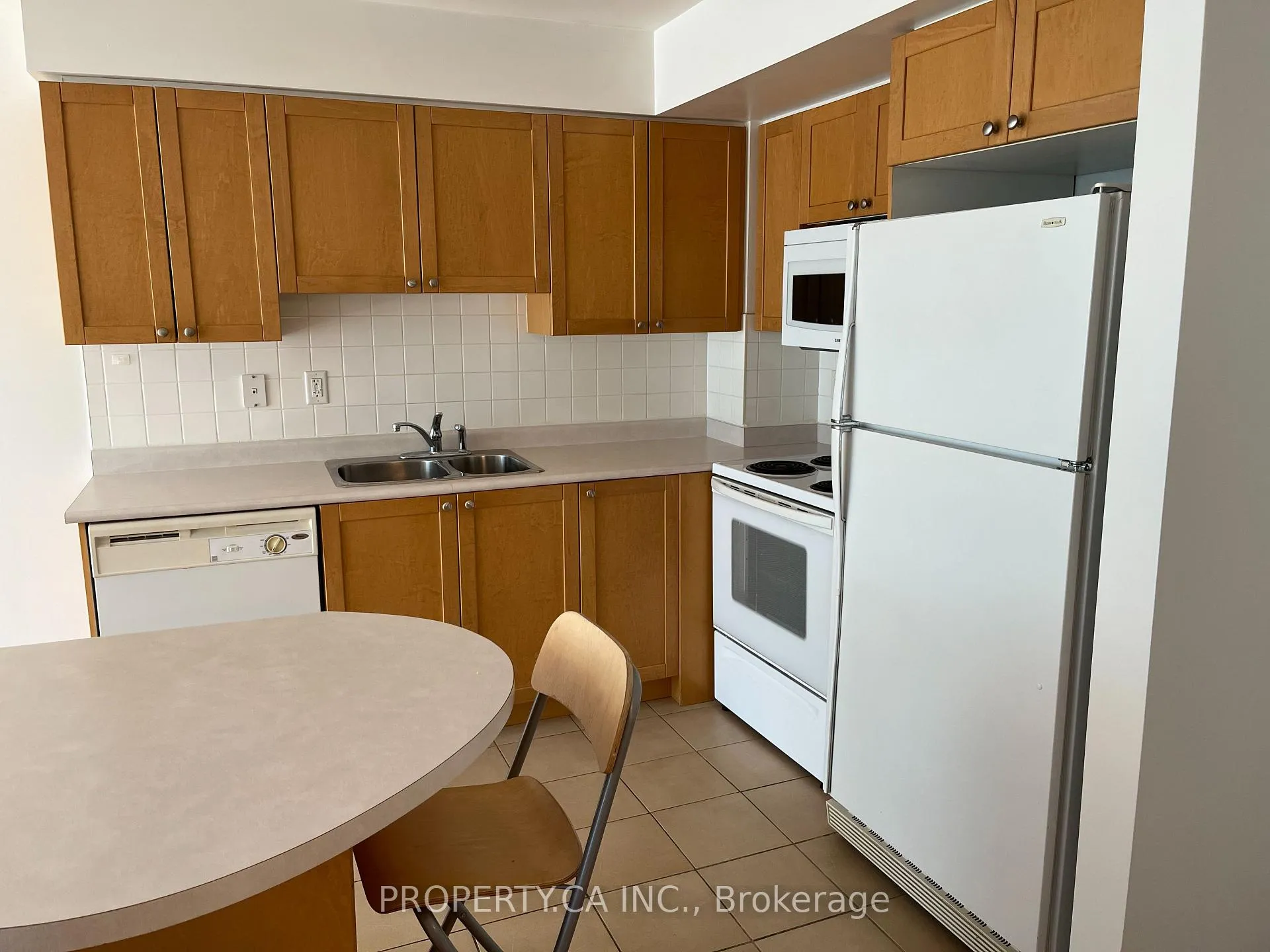 Photo 3 of Unit 806, 230 King Street E, Toronto, Moss Park — HOMEH
