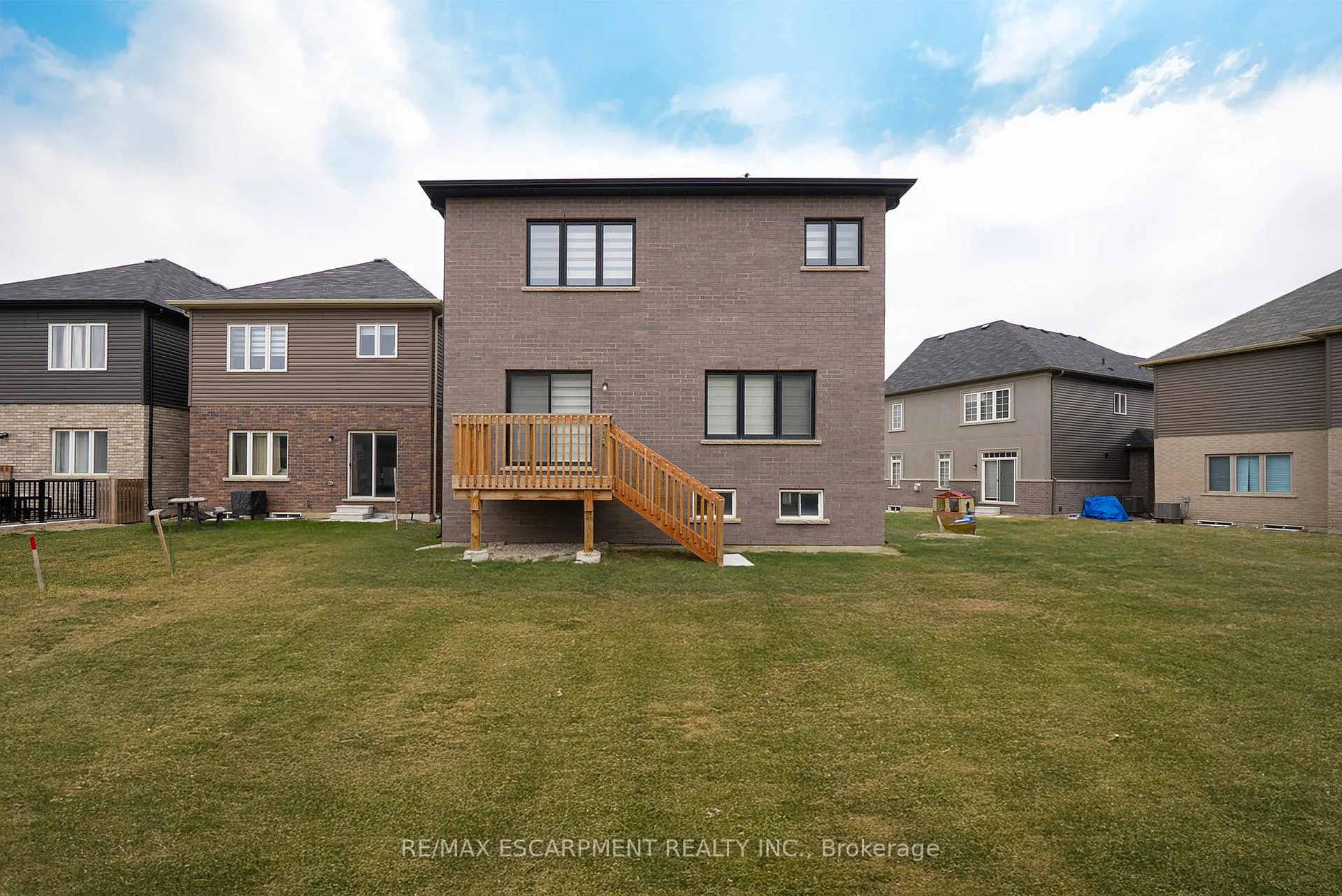 Photo 33 of 9 Tarrison Street, Brantford, Northwest Industrial — HOMEH