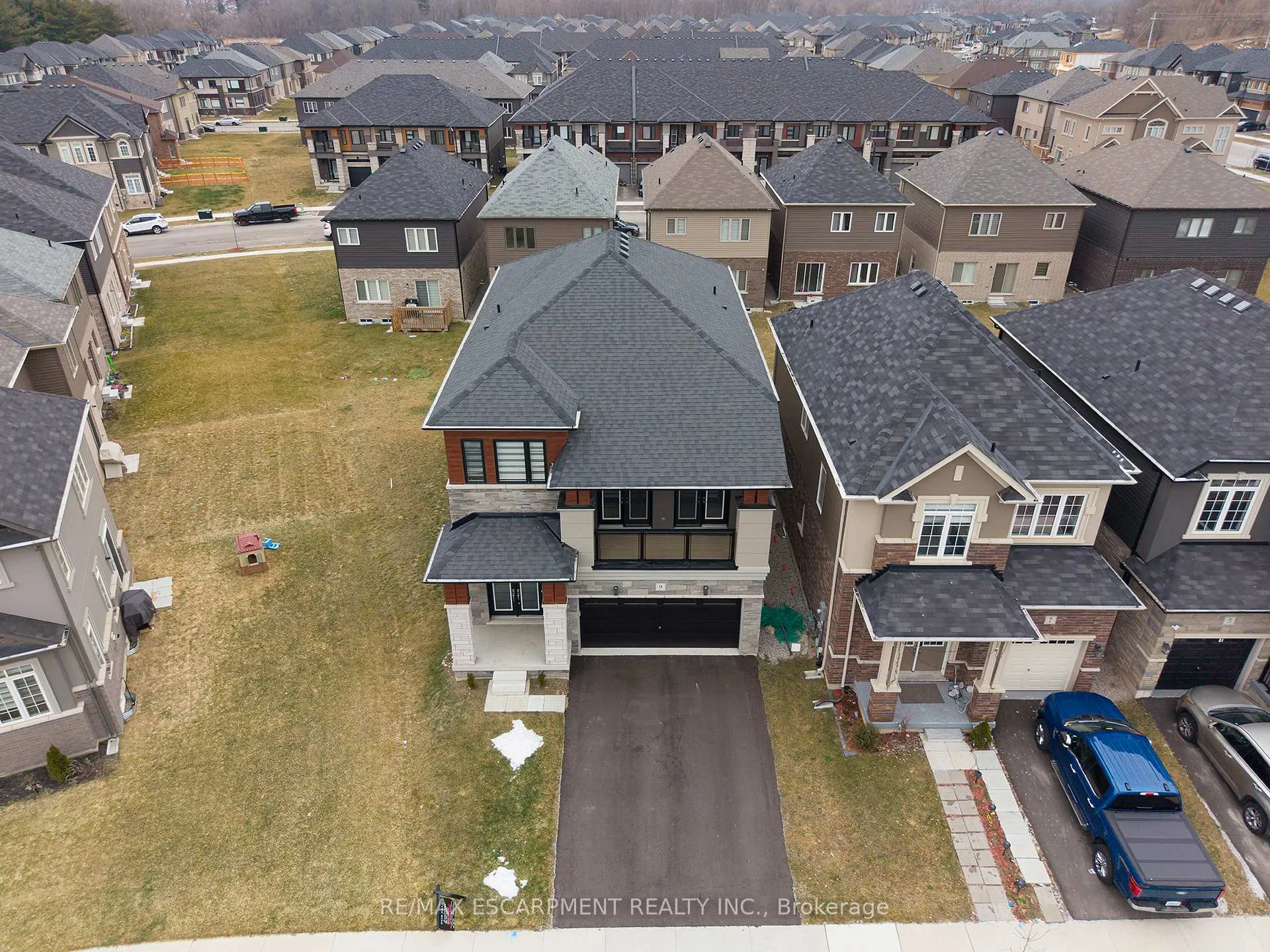 Photo 37 of 9 Tarrison Street, Brantford, Northwest Industrial — HOMEH