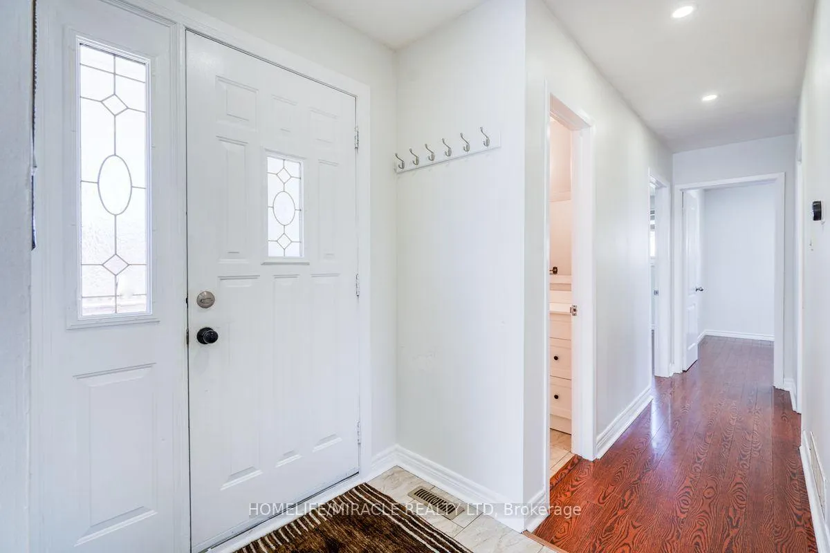 Photo 5 of 40 Reigate Avenue, Brampton, Madoc — HOMEH