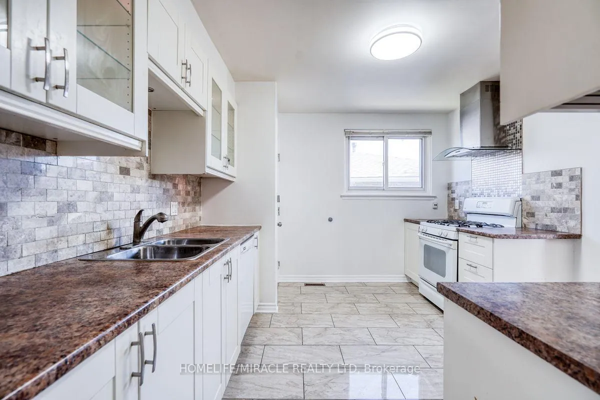 Photo 10 of 40 Reigate Avenue, Brampton, Madoc — HOMEH