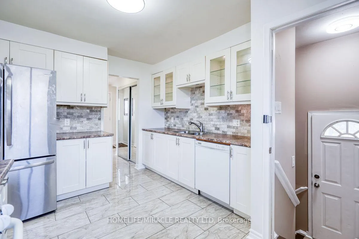 Photo 12 of 40 Reigate Avenue, Brampton, Madoc — HOMEH