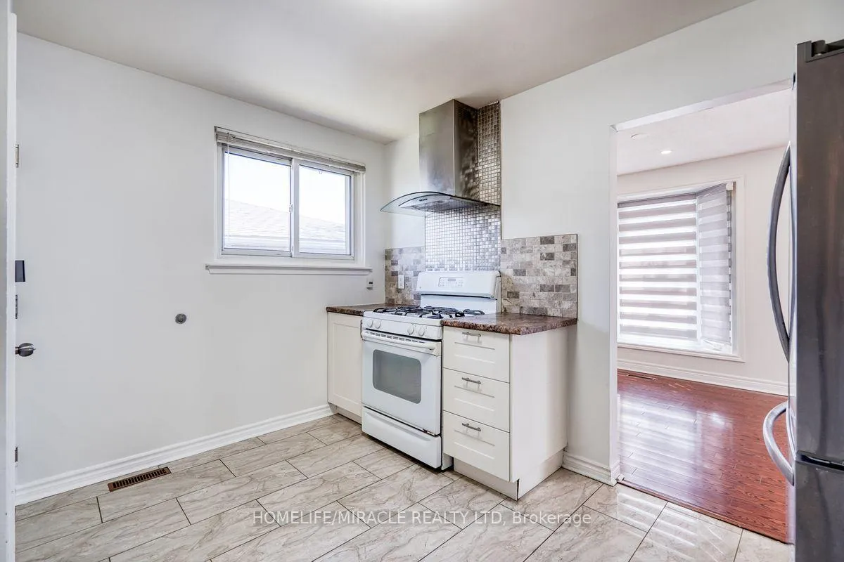 Photo 13 of 40 Reigate Avenue, Brampton, Madoc — HOMEH