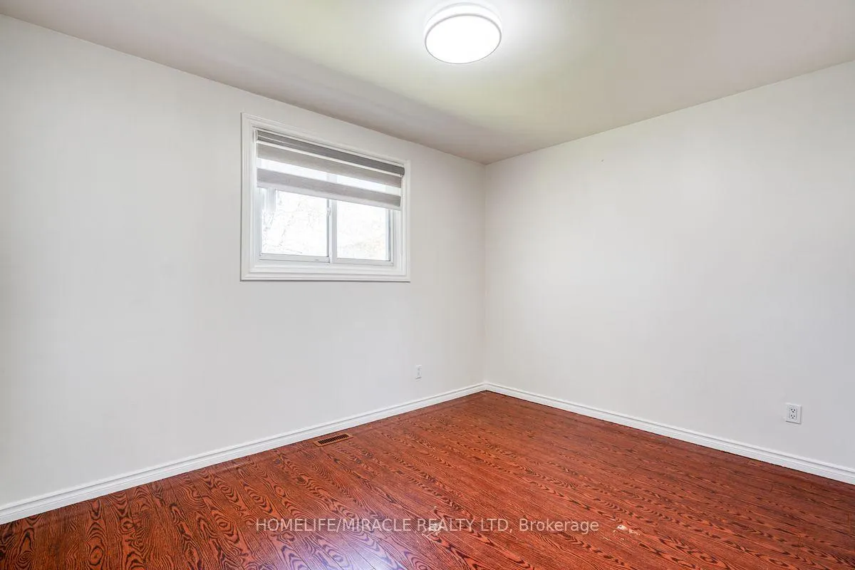Photo 16 of 40 Reigate Avenue, Brampton, Madoc — HOMEH