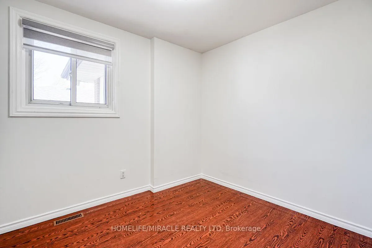 Photo 18 of 40 Reigate Avenue, Brampton, Madoc — HOMEH
