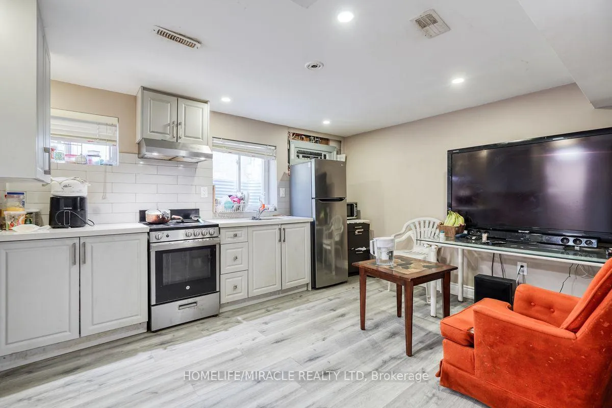 Photo 21 of 40 Reigate Avenue, Brampton, Madoc — HOMEH