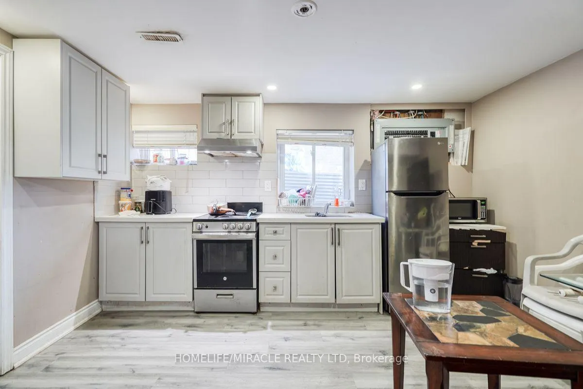 Photo 22 of 40 Reigate Avenue, Brampton, Madoc — HOMEH