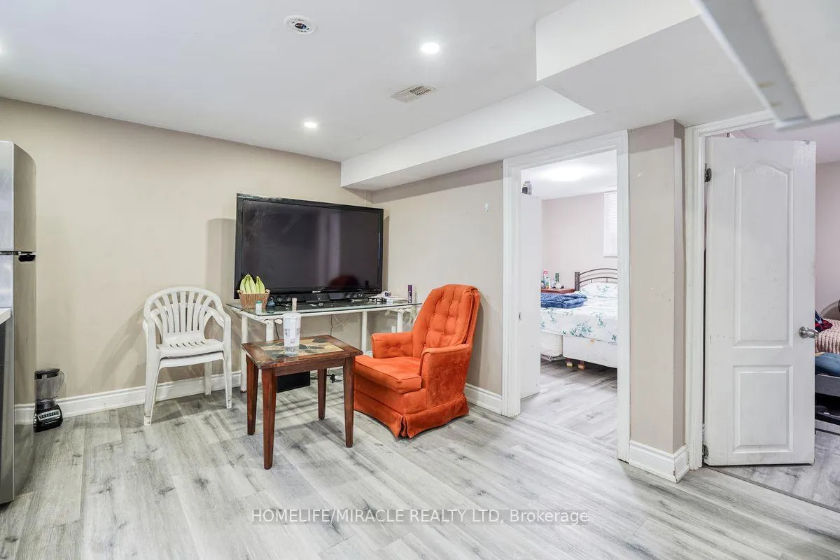 Photo 23 of 40 Reigate Avenue, Brampton, Madoc — HOMEH