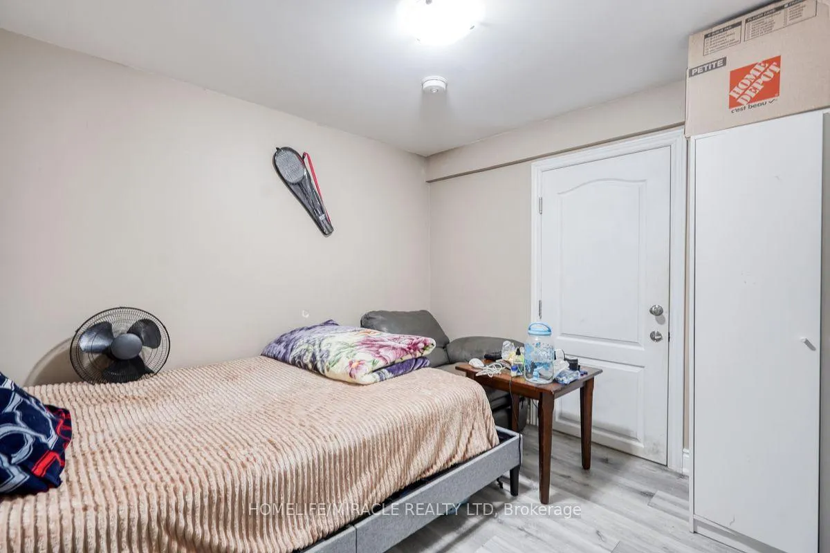 Photo 24 of 40 Reigate Avenue, Brampton, Madoc — HOMEH