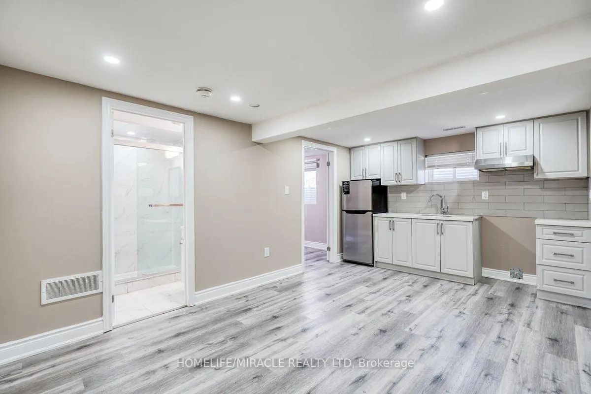 Photo 26 of 40 Reigate Avenue, Brampton, Madoc — HOMEH