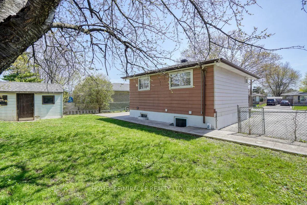 Photo 35 of 40 Reigate Avenue, Brampton, Madoc — HOMEH
