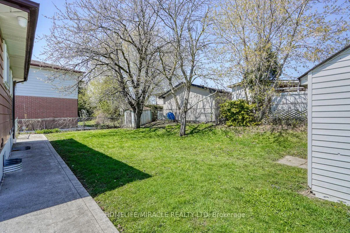 Photo 36 of 40 Reigate Avenue, Brampton, Madoc — HOMEH
