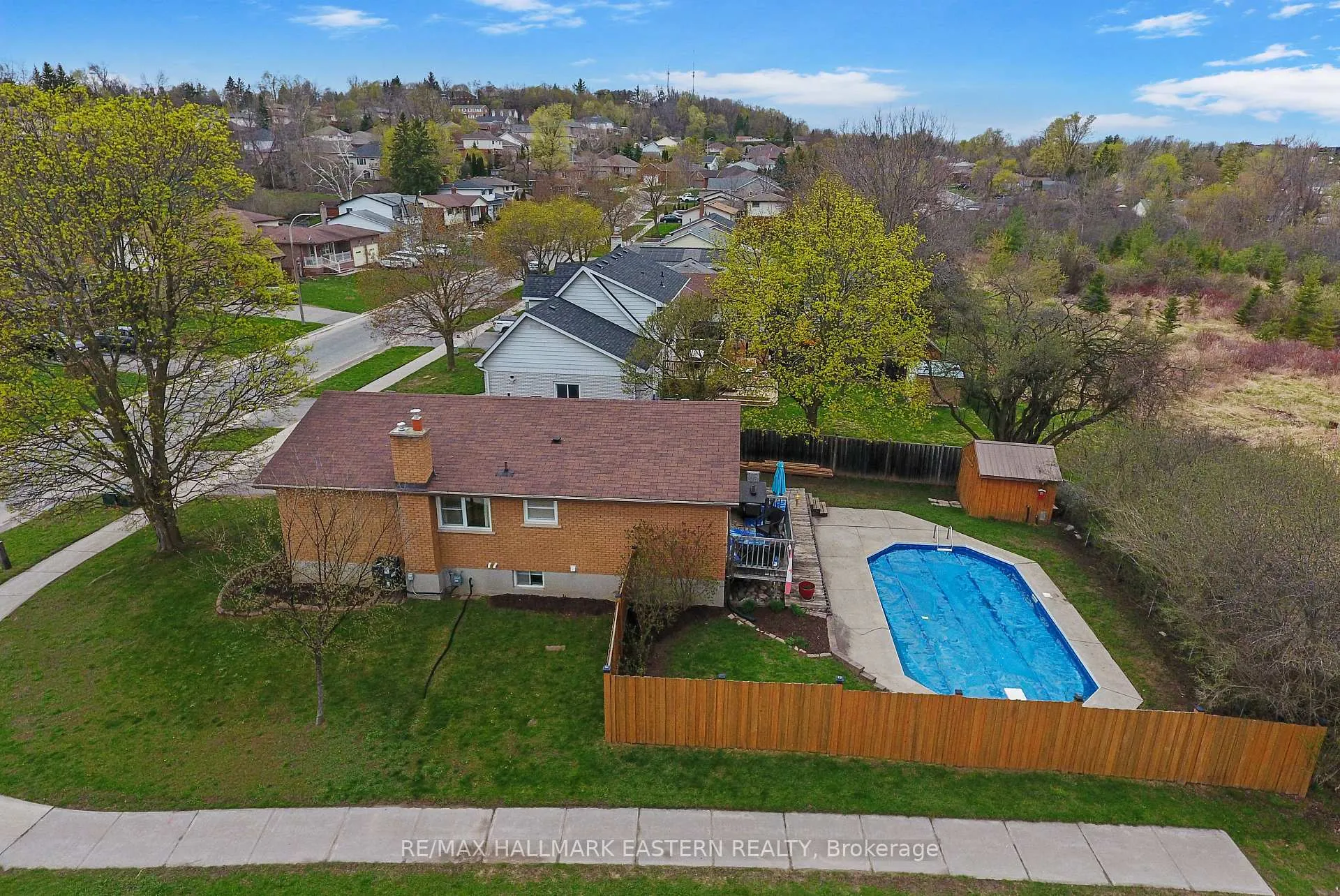 Photo 3 of 950 Silverdale Road, Peterborough, Otonabee Ward 1 — HOMEH
