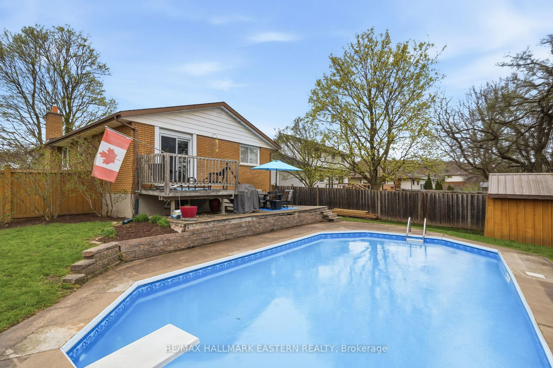 Photo 4 of 950 Silverdale Road, Peterborough, Otonabee Ward 1 — HOMEH