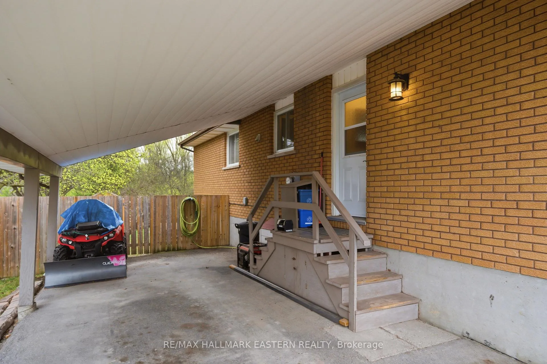 Photo 5 of 950 Silverdale Road, Peterborough, Otonabee Ward 1 — HOMEH