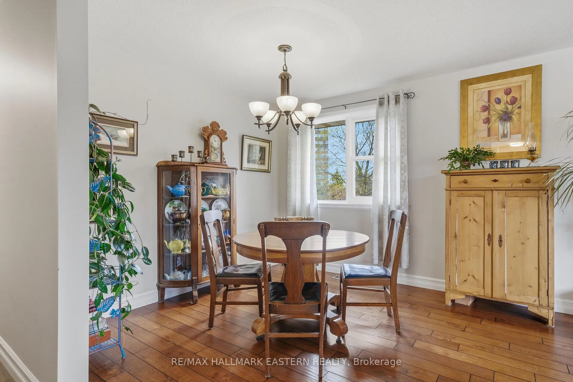 Photo 10 of 950 Silverdale Road, Peterborough, Otonabee Ward 1 — HOMEH