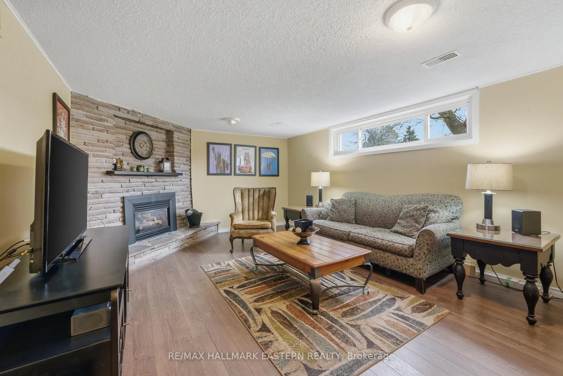 Photo 23 of 950 Silverdale Road, Peterborough, Otonabee Ward 1 — HOMEH