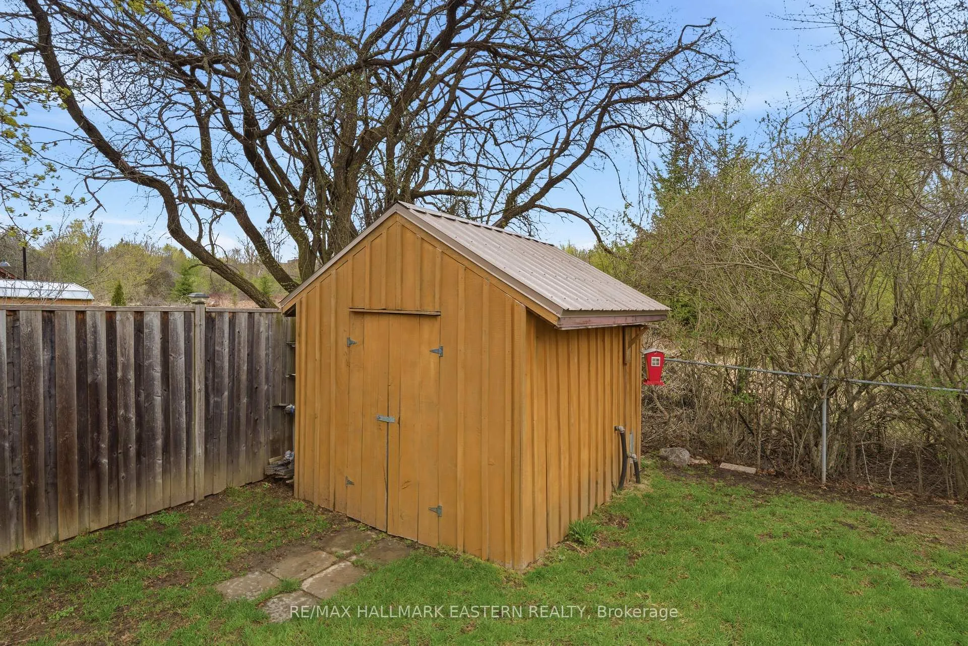 Photo 37 of 950 Silverdale Road, Peterborough, Otonabee Ward 1 — HOMEH