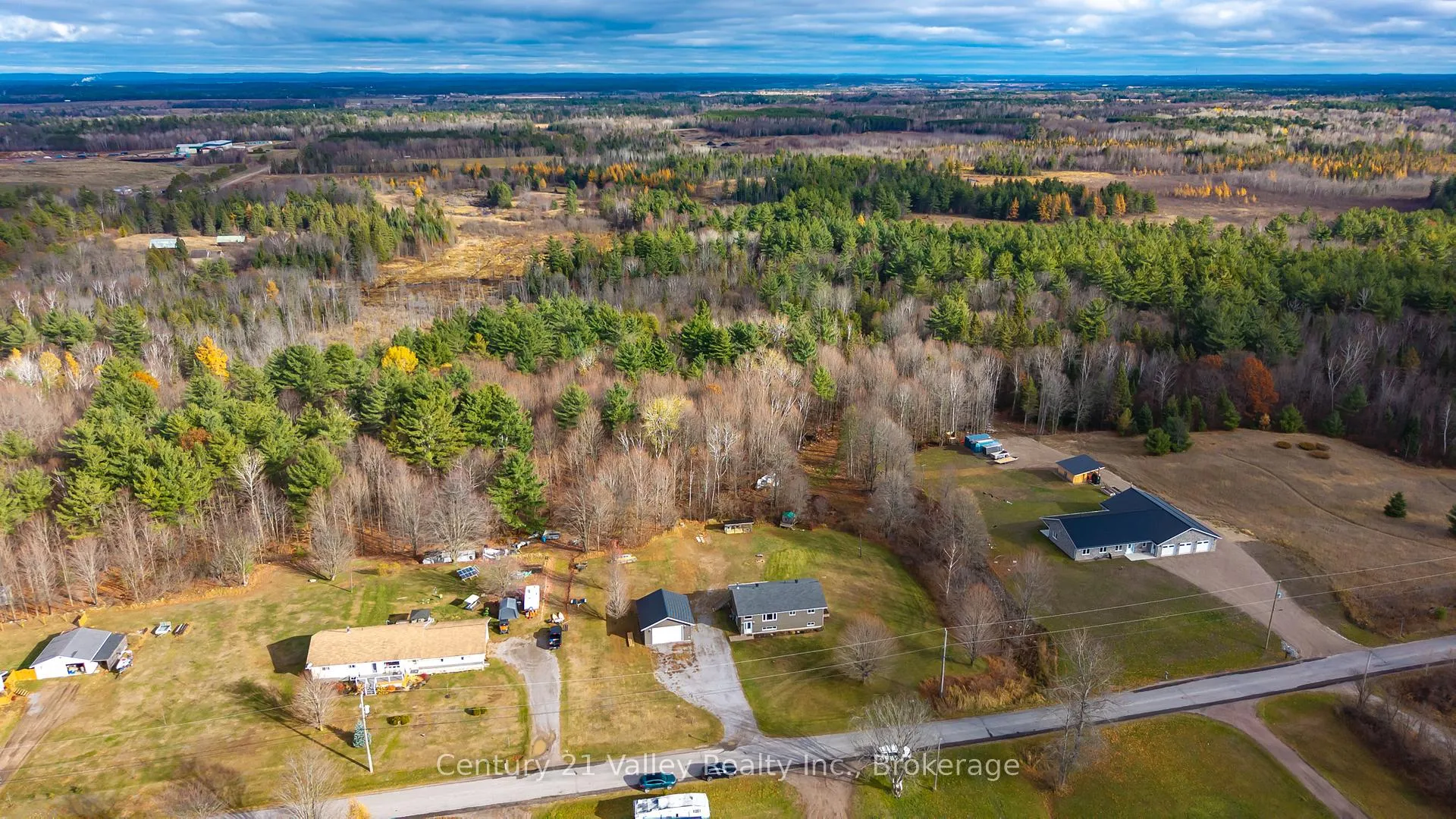 Photo 3 of 1776 Lemke Road, North Algona Wilberforce, North Algona/Wilberforce Twp — HOMEH