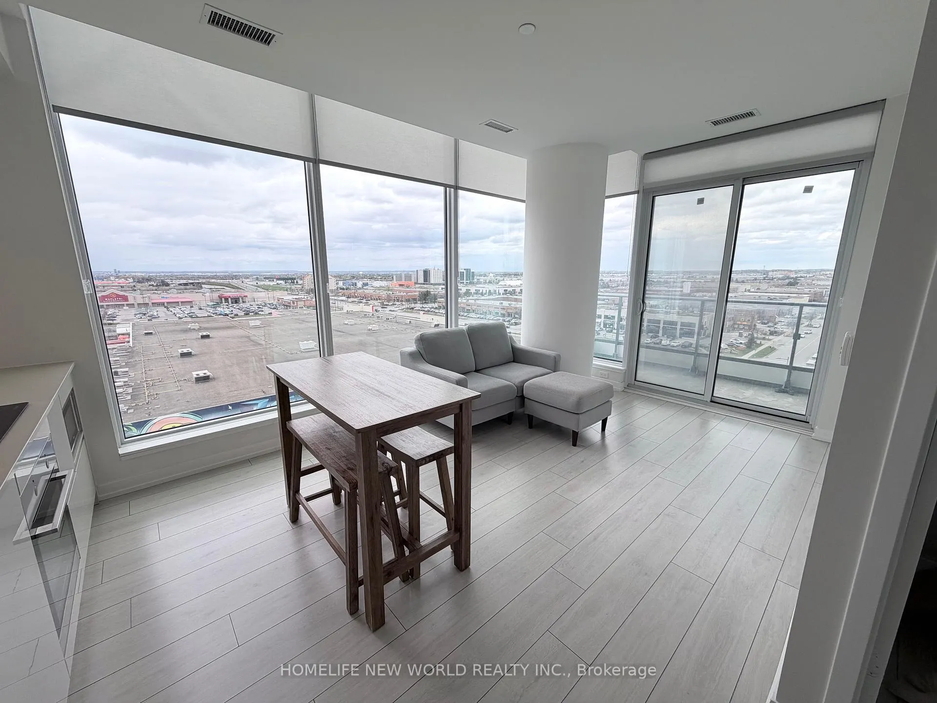 Photo 1 of Unit 906, 5 Buttermill Avenue, Vaughan, Vaughan Corporate Centre — HOMEH