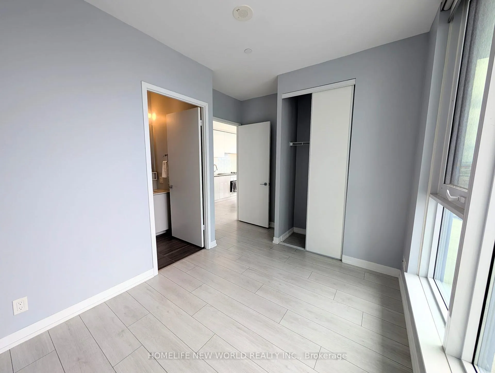 Photo 4 of Unit 906, 5 Buttermill Avenue, Vaughan, Vaughan Corporate Centre — HOMEH