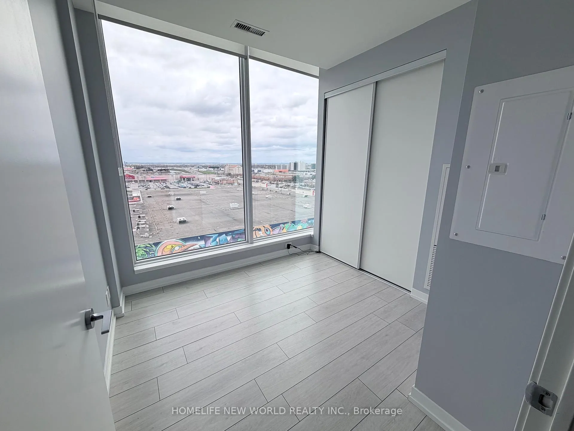 Photo 7 of Unit 906, 5 Buttermill Avenue, Vaughan, Vaughan Corporate Centre — HOMEH