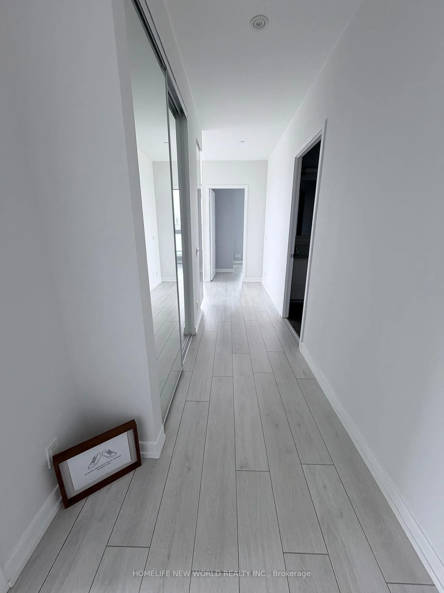 Photo 9 of Unit 906, 5 Buttermill Avenue, Vaughan, Vaughan Corporate Centre — HOMEH