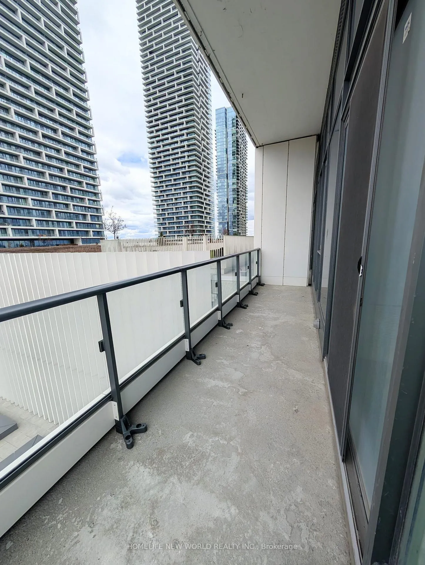 Photo 11 of Unit 906, 5 Buttermill Avenue, Vaughan, Vaughan Corporate Centre — HOMEH